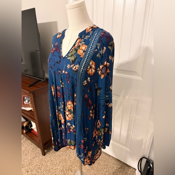 Altar'd State Floral Navy Tunic Blouse - Picture 2 of 14